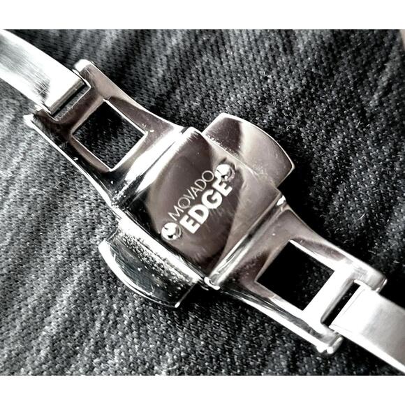 Movado Edge 34mm 5.5 Inch Sapphire Crystal Ladies‎ Watch Runs